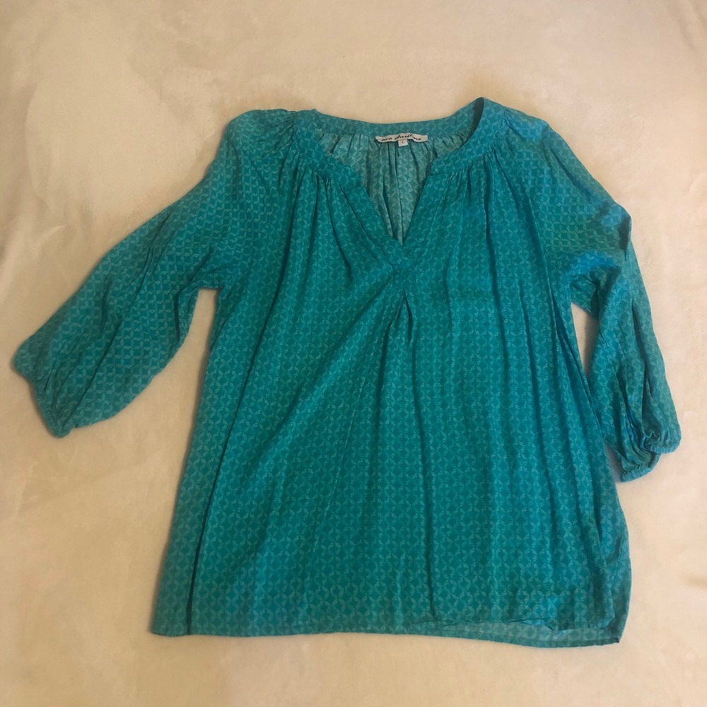 Ava Christine teal lightweight top